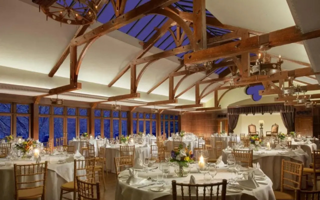 Crossbasket Castle Hotel & Restaurant