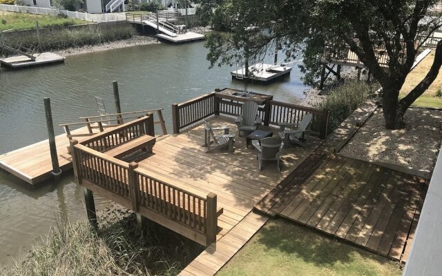 Oh Happy Day! 4 Bedroom Home