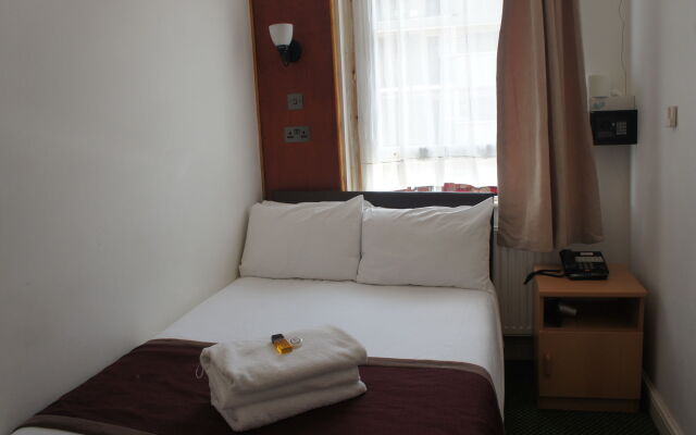 Plaza London Hotel