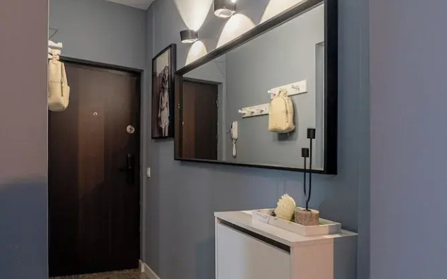 Chic Black & White 2BR on Dambovitei