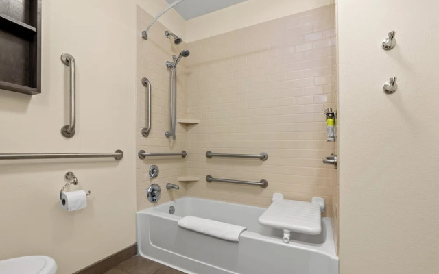 Candlewood Suites - Fairbanks