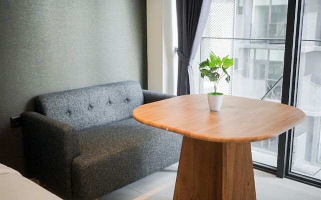 Studio Apartment With Sofa At Carstensz Residence