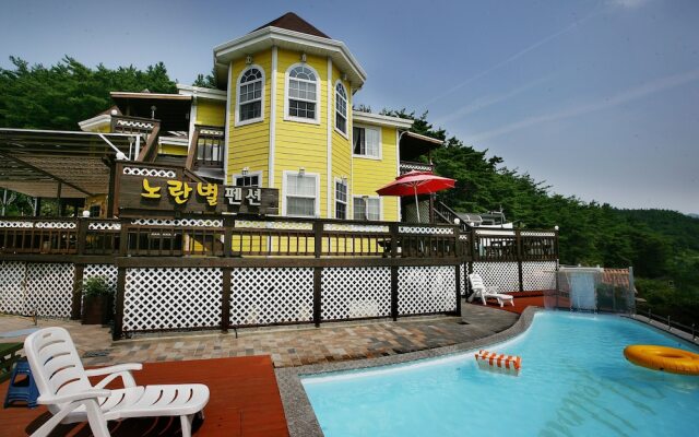 Yellow star Pension
