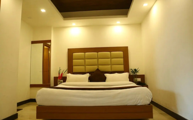 OYO Rooms Mussoorie Library