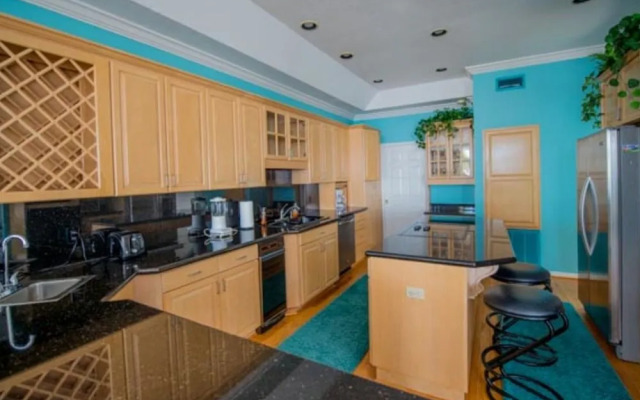 Luxury Beachfront Oasis With Private Pool - Btr 53777