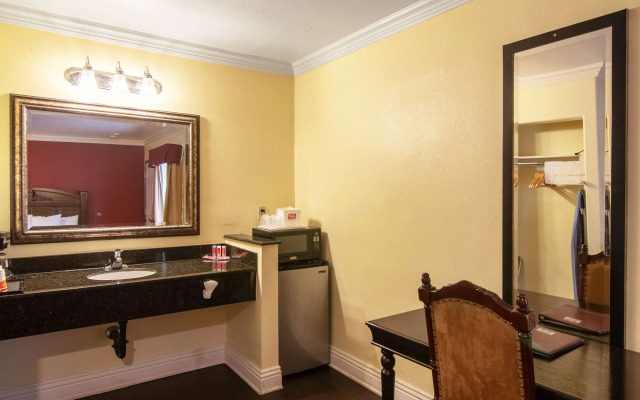 Econo Lodge Long Beach I-405