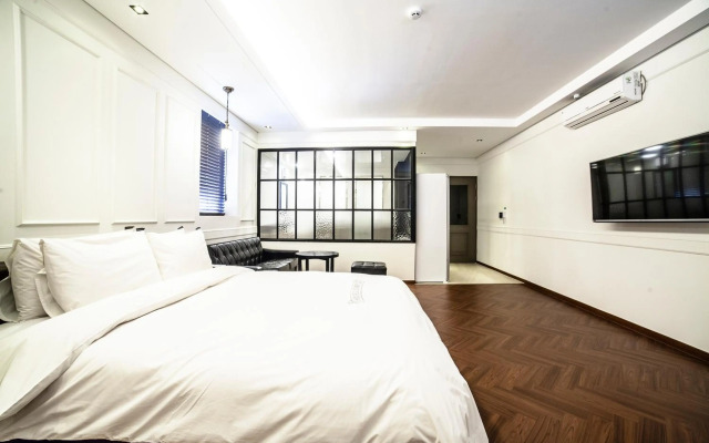 Hotel Stay 53