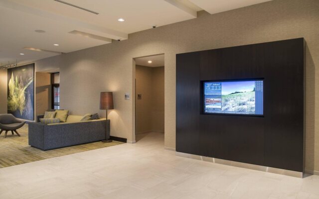 Courtyard by Marriott Holland Downtown