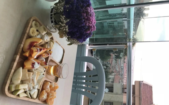 Single Host But Scenic House