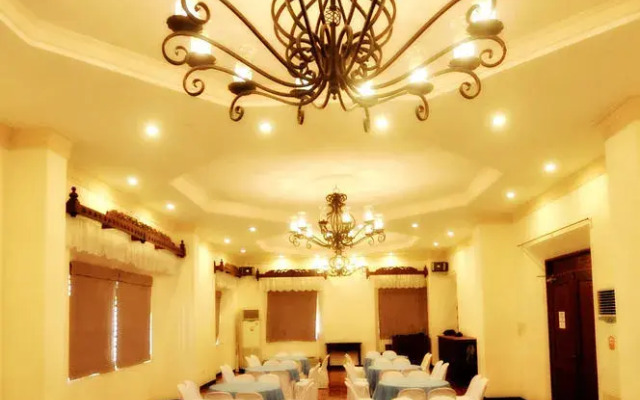 RedDoorz Plus @ Calle Crisologo Vigan