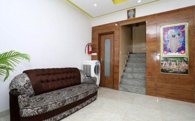 OYO 10228 Hotel Chandramouli