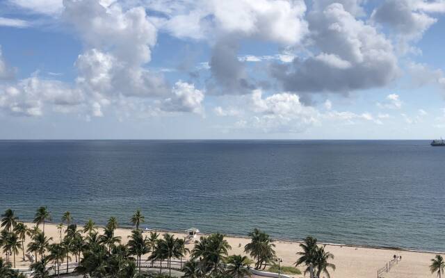 Bahia Mar Ft. Lauderdale Beach- a DoubleTree by Hilton Hotel