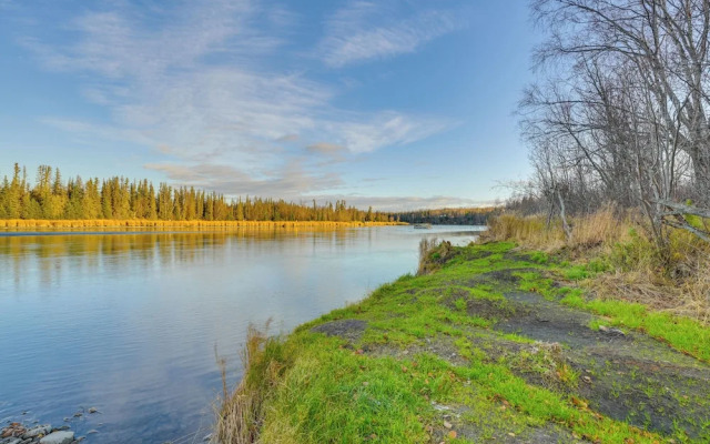 On-site Kenai River Fishing: Soldotna Apartment!
