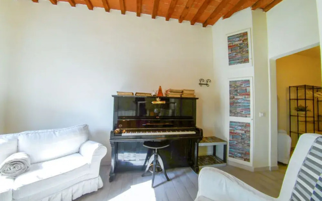 Romantic Piano Apartment