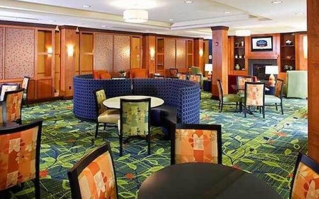 Fairfield Inn & Suites Cumberland