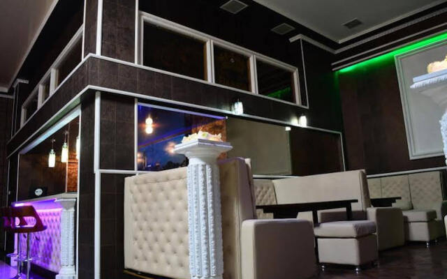 Grand Royal Hotel