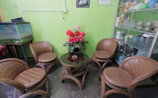 SPOT ON 93446 Penginapan Mak YesNearTaman Buluh Hang Tuah