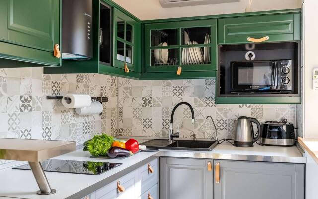 Апартаменты на проспекте Английский 24