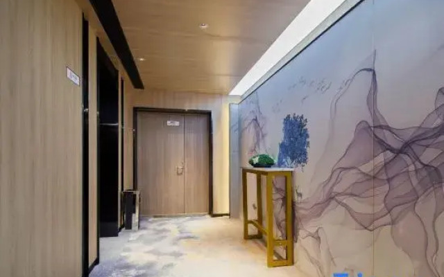 H Hotel