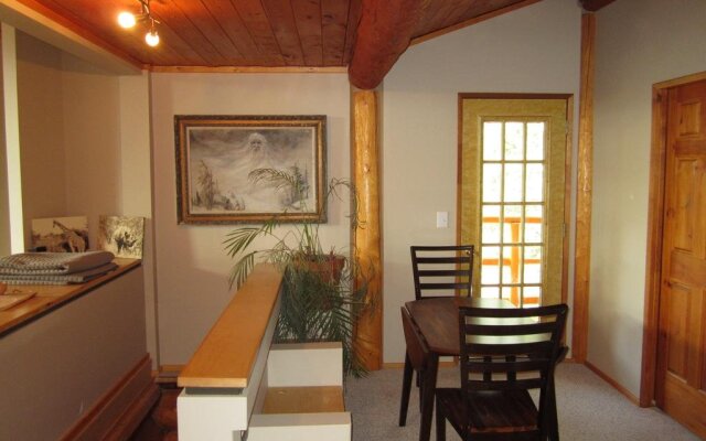 Mount Logan Lodge