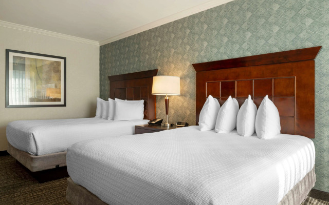 Best Western Plus Carriage Inn