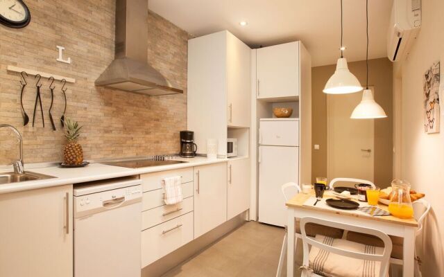 Barcelona Next Door Cathedral - Born 22