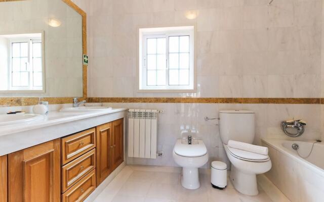Caparica Beach Villa by Homing