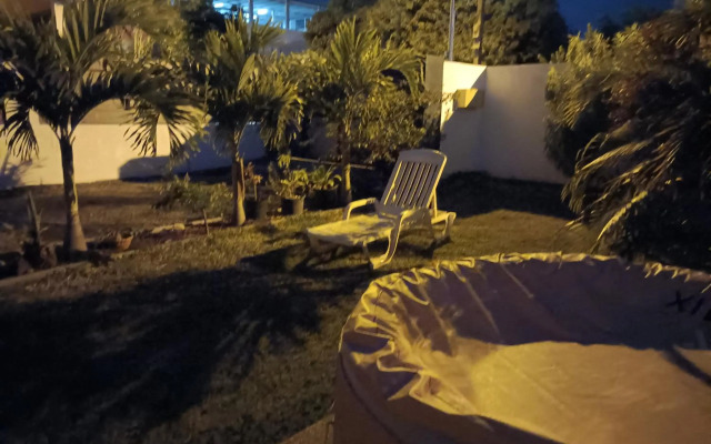 promo vacances ! jolie et spacieuse maison st pierre , JACUZZI, jardin,