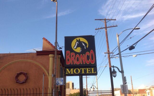 Bronco Motel South Central