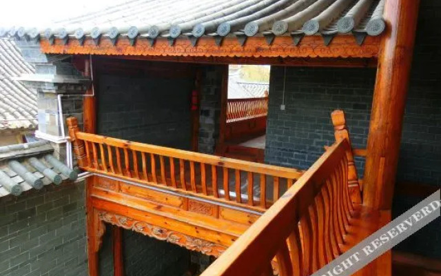 Jianshui Yanqitang Private Courtyard Inn (Jianshui Ancient City Small Train Store)