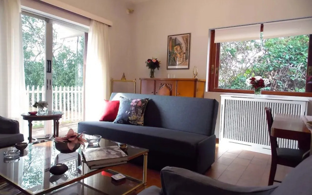 Glyfada Spacious Apartment Garden