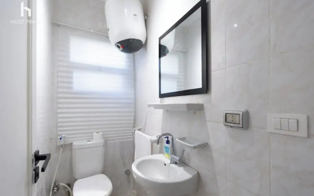 Grand Stay Apartment in Rehab City