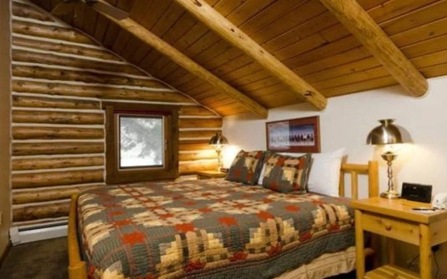 Ponderosa 6 Br Home by RedAwning