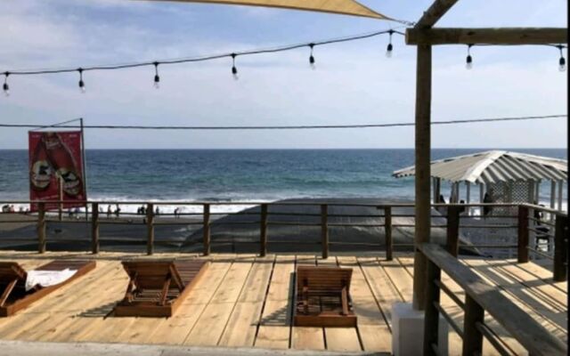 Black Sand Beachhouse