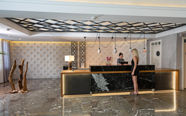 Delfina Tropic Beach