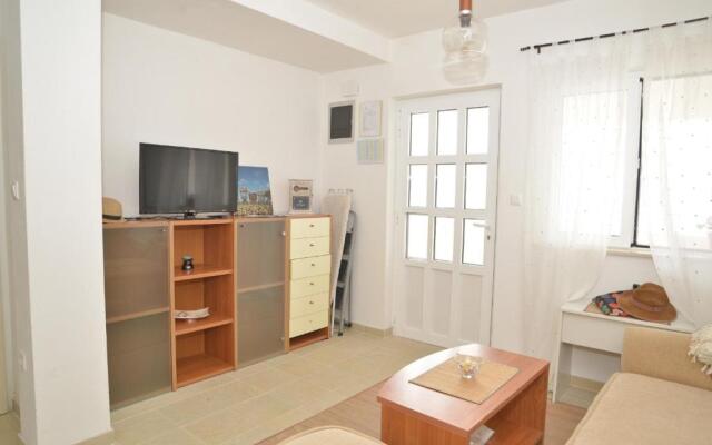 Apartment Yellow House