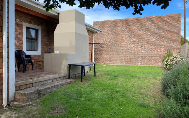 Pole Pole holiday home