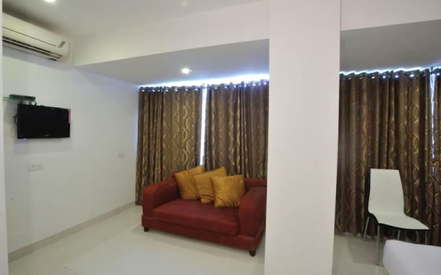 Signature Crest Chandavali