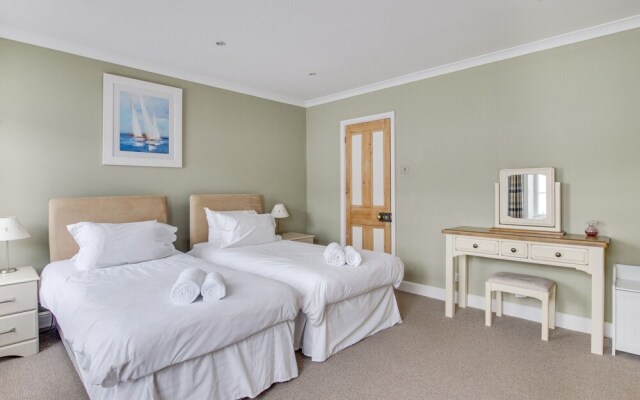 Chic Holiday Home in Aldeburgh With Garden
