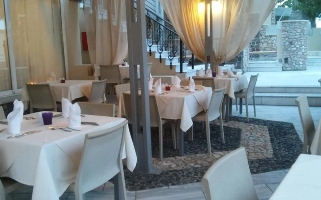 Hotel Antinea Suites & SPA
