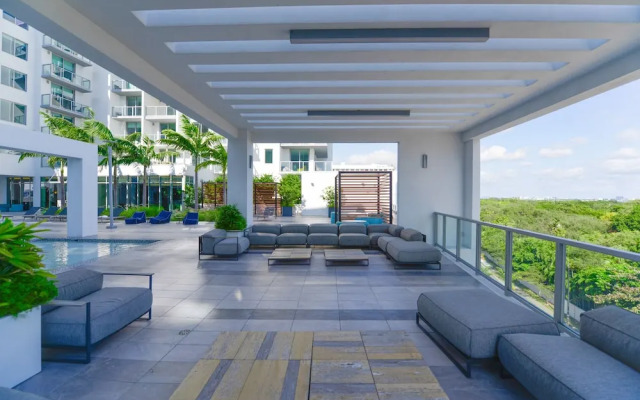 Luxury Condo with Den at Design District