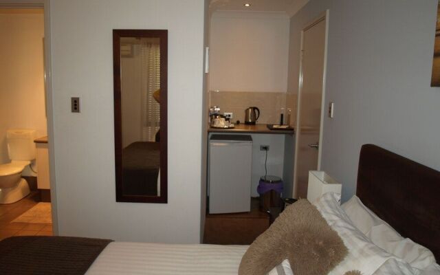 Baudins Bed & Breakfast - Adults Only