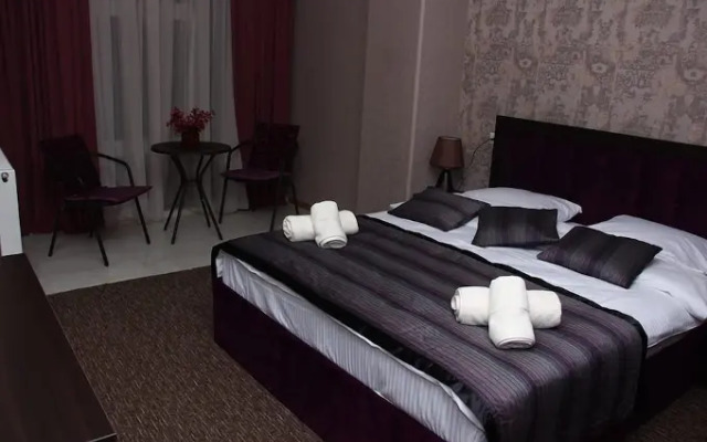 Hotel Makona