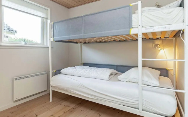 8 Person Holiday Home in Spottrup