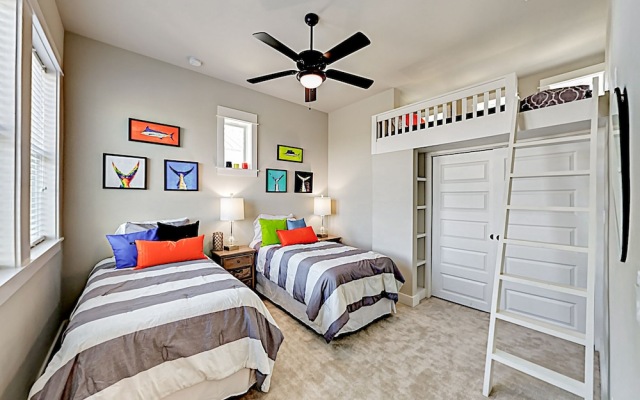 Luxe Waterfront - 3 Br Home