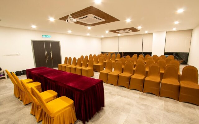 AZ Hotel & Serviced Apartments