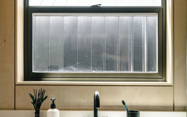 Yellowstone Peaks Hotel