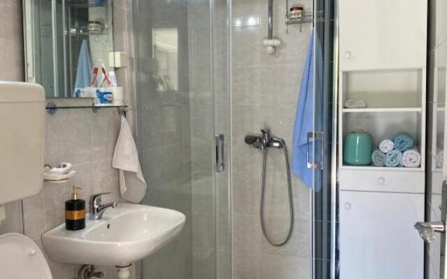 Lovely 1-bedroom apartment with free parking