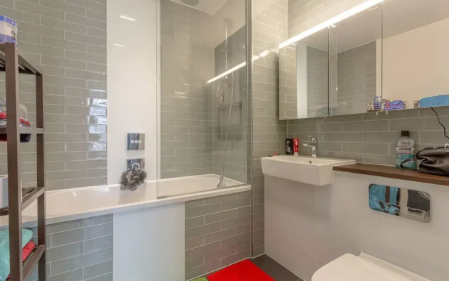 Modern 2 Bedroom Flat With a Stunning View