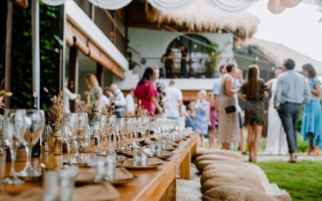 Architectural Masterpiece Villas Complex 15 BR Canggu w staff